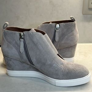 Gray Suede Wedge Bootie Women’s Size 7.5